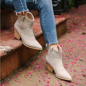 Qupid Gray Western Booties